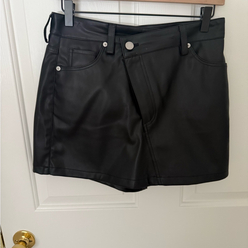 ☀️ NWOT ‘Blank NYC’ Black Faux Leather Skort